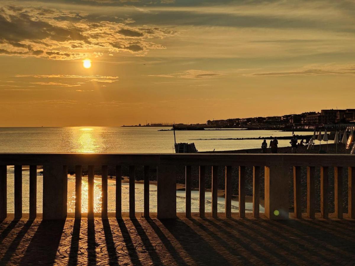 Tra Mare E Arte Apartman Lido di Ostia Kültér fotó